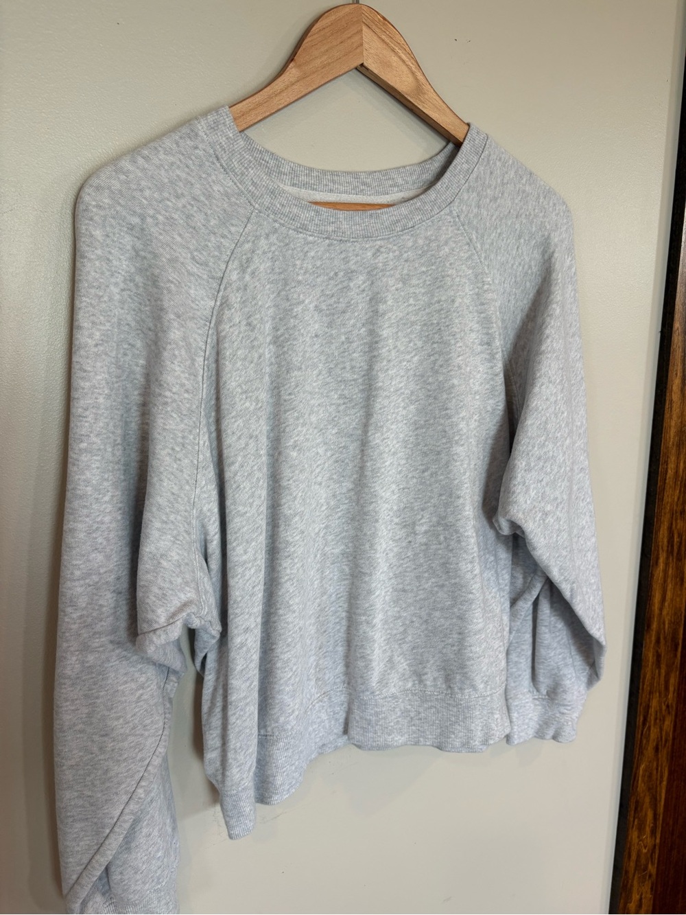 Old Navy Light Gray Crewneck Sweatshirt